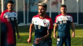 Colo Colo oficialmente perdió a su goleador: Juan MartÍn Lucero es presentado en Fortaleza Colo Colo oficialmente perdió a su goleador: Juan MartÍn Lucero es presentado en Fortaleza