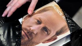 Qué miembros de la familia real británica salen peor parados en la autobiografía del príncipe Harry Qué miembros de la familia real británica salen peor parados en la autobiografía del príncipe Harry