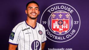 Gabriel Suazo es presentado oficialmente en el Toulouse FC: tendrá a Alexis y a Messi como rivales Gabriel Suazo es presentado oficialmente en el Toulouse FC: tendrá a Alexis y a Messi como rivales