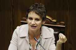 Tohá tras muerte de funcionario de la PDI: "Que los culpables paguen por el delito que cometieron" Tohá tras muerte de funcionario de la PDI: "Que los culpables paguen por el delito que cometieron"