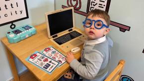 Niño aprendió a leer a los 2 años y lo acaban de aceptar en asociación de superdotados Niño aprendió a leer a los 2 años y lo acaban de aceptar en asociación de superdotados