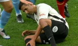 Escalofriante lesión en el fútbol australiano: jugador se fracturó y el sonido horrorizó a todos Escalofriante lesión en el fútbol australiano: jugador se fracturó y el sonido horrorizó a todos