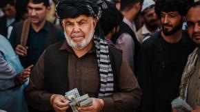 Afganistán: cómo se financian los talibanes desde que tomaron el poder en julio de 2021 Afganistán: cómo se financian los talibanes desde que tomaron el poder en julio de 2021