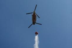 Dos brigadistas de Conaf murieron al capotar un helicóptero que combatía incendios en Galvarino Dos brigadistas de Conaf murieron al capotar un helicóptero que combatía incendios en Galvarino