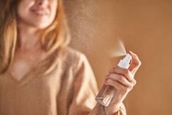 Reino Unido: Niña de 14 años murió tras inhalar desodorante en aerosol Reino Unido: Niña de 14 años murió tras inhalar desodorante en aerosol