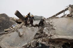 Balance oficial provisorio informa al menos 284 muertos en Turquía por terremoto