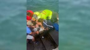 Niña de 13 años se lanzó al mar para salvar a buzo en playa de Valparaíso Niña de 13 años se lanzó al mar para salvar a buzo en playa de Valparaíso