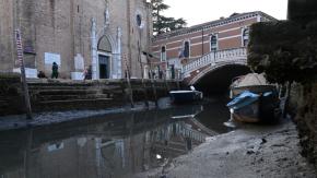 Insólito espectáculo: ¿Por qué se secaron los turísticos canales de Venecia? Insólito espectáculo: ¿Por qué se secaron los turísticos canales de Venecia?