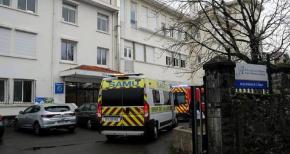 Francia: alumno de 16 años apuñala de muerte a su maestra Francia: alumno de 16 años apuñala de muerte a su maestra