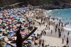 Padre murió ahogado en Algarrobo tras rescatar a su hijo de 11 años en el mar Padre murió ahogado en Algarrobo tras rescatar a su hijo de 11 años en el mar