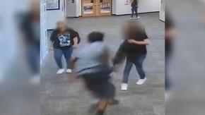 Estudiante golpea y deja inconsciente a profesora: Le había quitado una consola de videojuegos Estudiante golpea y deja inconsciente a profesora: Le había quitado una consola de videojuegos