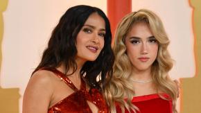 Hija de Salma Hayek recicló para los Oscar el mismo vestido que lució su madre hace 26 años: así lo presumió cada una Hija de Salma Hayek recicló para los Oscar el mismo vestido que lució su madre hace 26 años: así lo presumió cada una