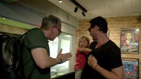 La increíble casa de muñecas que Gonzalo Valenzuela le construyó a su hija con María Gracia Omegna La increíble casa de muñecas que Gonzalo Valenzuela le construyó a su hija con María Gracia Omegna