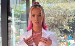 "Para que le hagas zoom": Vesta Lugg sorprende a sus seguidores con atrevido tatuaje "Para que le hagas zoom": Vesta Lugg sorprende a sus seguidores con atrevido tatuaje