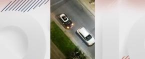 [VIDEO] Impactante encerrona en Santiago Centro: Mujer subió al techo de su auto para intentar frustrar robo y resultó lesionada