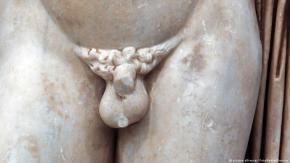 Por qué las estatuas antiguas tienen penes pequeños Por qué las estatuas antiguas tienen penes pequeños
