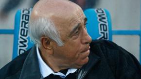Nelson Acosta, ex DT de la Roja, es internado de urgencia