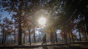 ¿Sol a las 4:20 de la mañana en Chile? Profe Maza explica el horario que realmente nos corresponde y por qué no lo usamos ¿Sol a las 4:20 de la mañana en Chile? Profe Maza explica el horario que realmente nos corresponde y por qué no lo usamos