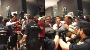 "¡Tranquilo, son jugadores!": Selección peruana protagoniza pelea con la policía en España "¡Tranquilo, son jugadores!": Selección peruana protagoniza pelea con la policía en España