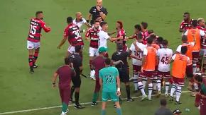 Fuerte encontrón en clásico Flamengo-Fluminense: Felipe Melo se fue con todo contra Arturo Vidal Fuerte encontrón en clásico Flamengo-Fluminense: Felipe Melo se fue con todo contra Arturo Vidal