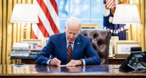 Biden promulga ley que desclasifica documentos sobre COVID-19 Biden promulga ley que desclasifica documentos sobre COVID-19