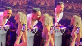 Romeo Santos le robó beso a Sabrina Sosa en pleno concierto en Chile: registro se hizo viral y generó ola de críticas Romeo Santos le robó beso a Sabrina Sosa en pleno concierto en Chile: registro se hizo viral y generó ola de críticas