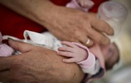 Padre que dejó ciego a su bebé de cuatro meses tras zamarrearlo arriesga hasta 12 años de cárcel Padre que dejó ciego a su bebé de cuatro meses tras zamarrearlo arriesga hasta 12 años de cárcel