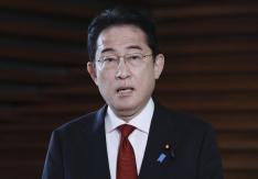 Primer ministro japonés, evacuado y a salvo tras explosión durante un acto Primer ministro japonés, evacuado y a salvo tras explosión durante un acto