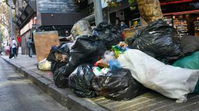 Recolectores de basura nocturnos realizaron paro en Santiago: así amanecieron las calles de la capital Recolectores de basura nocturnos realizaron paro en Santiago: así amanecieron las calles de la capital