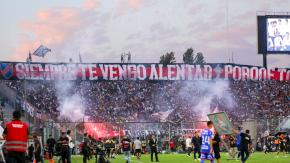 Colo Colo es sancionado con tres partidos a puertas cerradas y próximo Superclásico de local ante la U sin público Colo Colo es sancionado con tres partidos a puertas cerradas y próximo Superclásico de local ante la U sin público