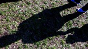 Sólo querían "darle un susto": Pareja abandona a su hijo de 9 años en la calle porque "se estaba portando mal" Sólo querían "darle un susto": Pareja abandona a su hijo de 9 años en la calle porque "se estaba portando mal"