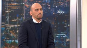 Longton por litio: "El Presidente escuchó nuevamente al PC, que presionó para que los privados tuvieran la menor injerencia posible" Longton por litio: "El Presidente escuchó nuevamente al PC, que presionó para que los privados tuvieran la menor injerencia posible"