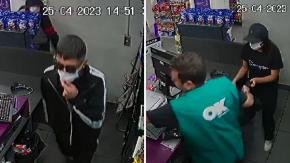 Cámaras captan actuar de delincuentes robando minimarket en Las Condes: Fueron detenidos Cámaras captan actuar de delincuentes robando minimarket en Las Condes: Fueron detenidos