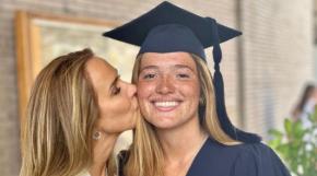 Angélica Castro defendió a su hija tras duras críticas por su debut como modelo: "Cuida lo que le escribes a una niña" Angélica Castro defendió a su hija tras duras críticas por su debut como modelo: "Cuida lo que le escribes a una niña"