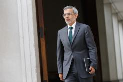 Gobierno tras aprobación de Ley Nain-Retamal en el Senado: "Es un acuerdo entre la protección de las policías y el derecho de las personas" Gobierno tras aprobación de Ley Nain-Retamal en el Senado: "Es un acuerdo entre la protección de las policías y el derecho de las personas"