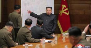 Kim Jong-un amaga con disuasión norcoreana "más ofensiva" Kim Jong-un amaga con disuasión norcoreana "más ofensiva"