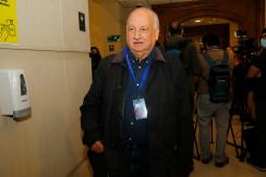 "Yo confío mucho en Irací Hassler": Teillier defiende a Alcaldesa de Santiago tras caso Sierra Bella "Yo confío mucho en Irací Hassler": Teillier defiende a Alcaldesa de Santiago tras caso Sierra Bella