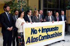 UDI acusa “inconsecuencia” del Gobierno tras declaraciones sobre impuesto específico: “Paren la chacota y pónganse de acuerdo” 
