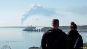 Arde un depósito de combustible en una localidad rusa próxima a Crimea Arde un depósito de combustible en una localidad rusa próxima a Crimea