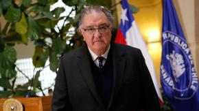 Huenchumilla por Loncon: “No he visto que a algún otro profesor de apellidos vinosos en Chile se le haya cuestionado” Huenchumilla por Loncon: “No he visto que a algún otro profesor de apellidos vinosos en Chile se le haya cuestionado”