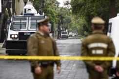 Incidentes en el Liceo de Aplicación deja dos detenidos: Dos personas resultaron quemadas por el lanzamiento de bombas molotov Incidentes en el Liceo de Aplicación deja dos detenidos: Dos personas resultaron quemadas por el lanzamiento de bombas molotov