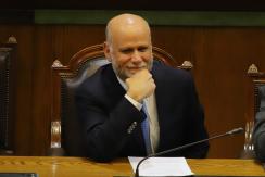 Elizalde critica postura de isapres: "No se hacen cargo de su responsabilidad" Elizalde critica postura de isapres: "No se hacen cargo de su responsabilidad"