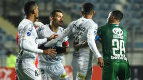 Agredidos verbalmente y con gestos de mono: Santos denuncia insultos racistas en derrota ante Audax Italiano Agredidos verbalmente y con gestos de mono: Santos denuncia insultos racistas en derrota ante Audax Italiano