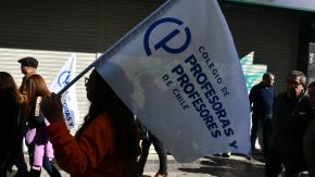 Cuenta Pública: Colegio de Profesores advierte paro nacional indefinido si Presidente Boric no hace anuncios sobre problemas del gremio Cuenta Pública: Colegio de Profesores advierte paro nacional indefinido si Presidente Boric no hace anuncios sobre problemas del gremio