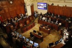 Cadem: 46% votaría en contra de una nueva Constitución, 10 puntos más que hace dos semanas Cadem: 46% votaría en contra de una nueva Constitución, 10 puntos más que hace dos semanas