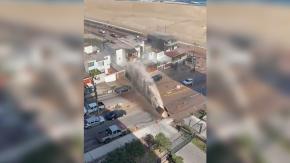[VIDEO] Gigantesca rotura de matriz en Iquique: fuerte chorro de agua afectó a hogares