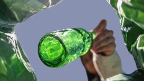 Vidrio o plástico: ¿cuál es mejor para el medio ambiente? Vidrio o plástico: ¿cuál es mejor para el medio ambiente?