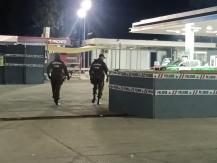 Funcionario del Ejército frustra a disparos encerrona de la que estaba siendo víctima en servicentro en Maipú Funcionario del Ejército frustra a disparos encerrona de la que estaba siendo víctima en servicentro en Maipú