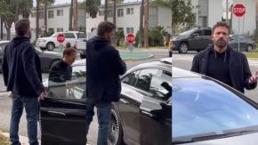 El polémico video de Ben Affleck y Jennifer Lopez que lleva 3 millones de visitas: actor le dio portazo a la artista en el auto El polémico video de Ben Affleck y Jennifer Lopez que lleva 3 millones de visitas: actor le dio portazo a la artista en el auto