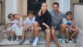 Benjamín Vicuña y sus cinco hijos debutaron como modelos en destacada revista nacional: "Son mi día a día y mi vida" Benjamín Vicuña y sus cinco hijos debutaron como modelos en destacada revista nacional: "Son mi día a día y mi vida"
